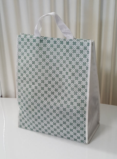 Green (Diamond) Pattern Carrying Bag with Velcro Enclosing 약가방